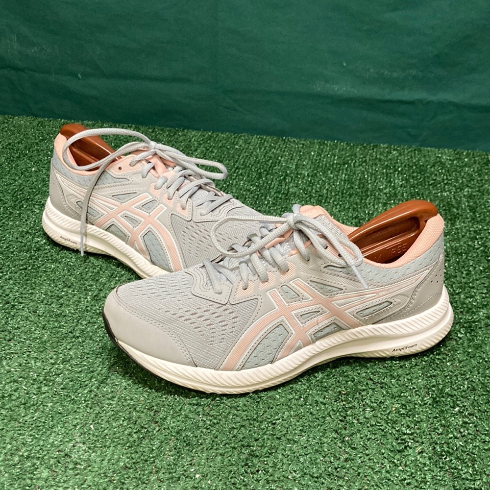 ASICS women’s Gel-Contend 8 Sneakers Size 9W